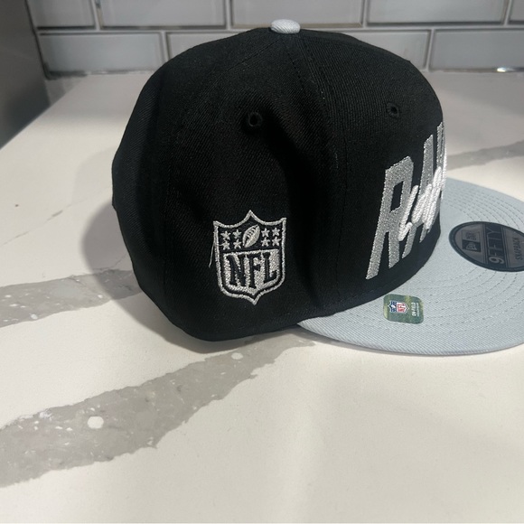 LAS VEGAS RAIDERS NFL NEW ERA 59FIFTY OFFICIAL 2022 DRAFT Snapback BLK HAT/CAP - Picture 2 of 5